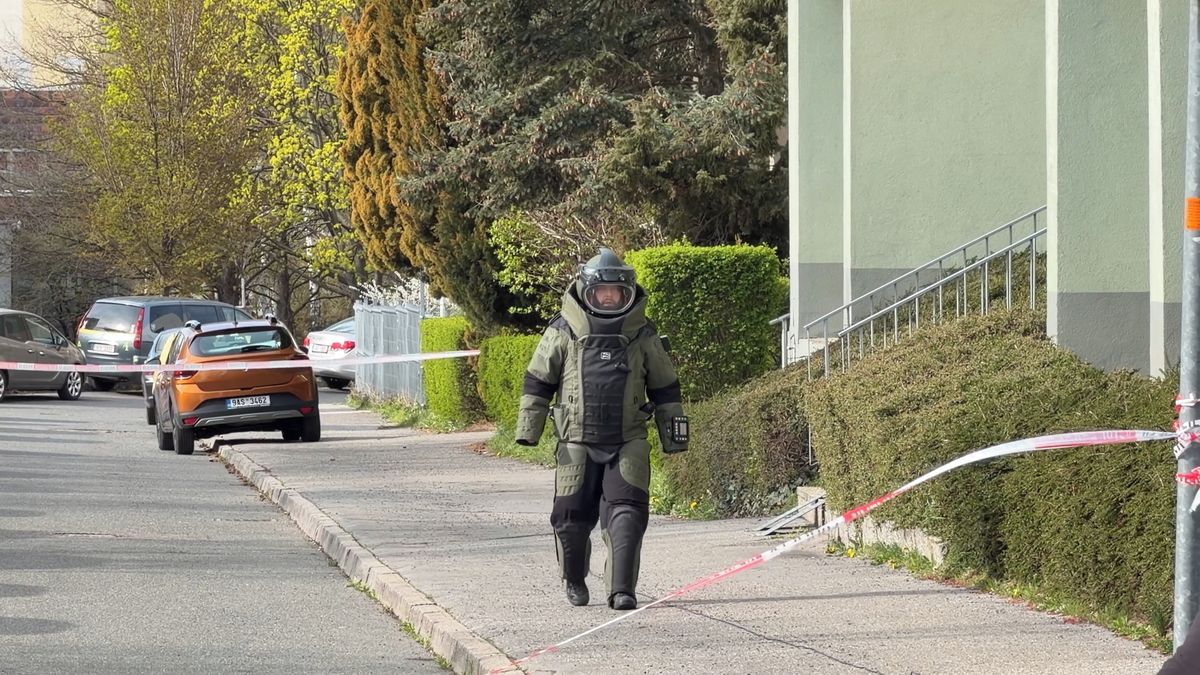 Na Chodově zasahoval kvůli odloženému kufru pyrotechnik